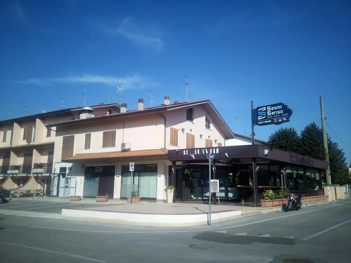 Sestosenso Food Drink Sleep Ristorante Pizzeria Alloggi チェゼーナ